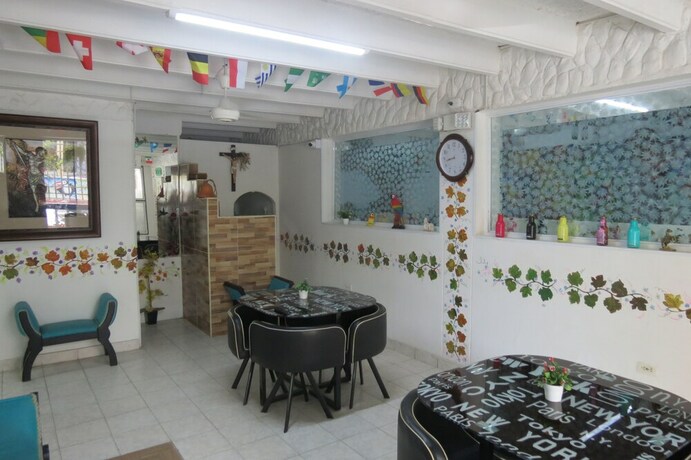 Imagen del bar/restaurante del Hotel Kaloha. Foto 3