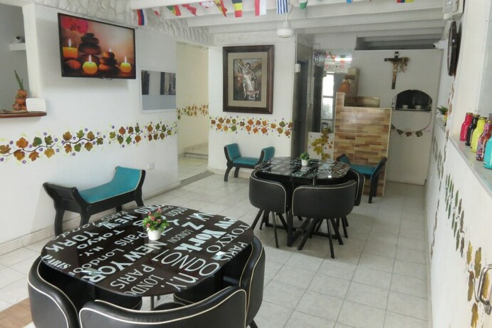 Imagen del bar/restaurante del Hotel Kaloha. Foto 6