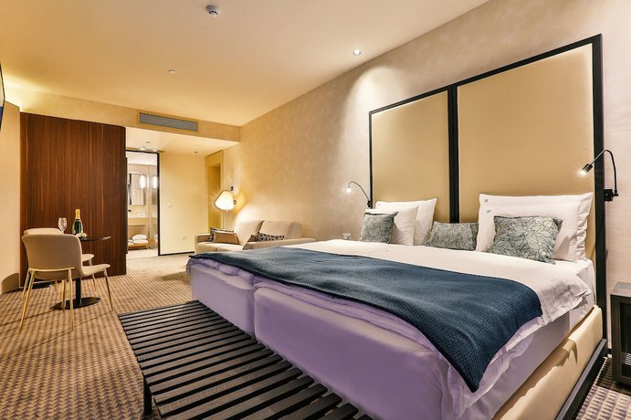 Imagen de la habitación del Hotel Kalos, Becici. Foto 5