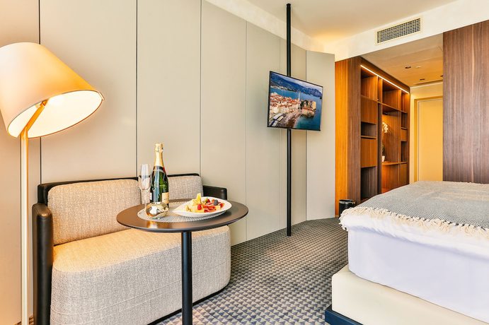 Imagen de la habitación del Hotel Kalos, Becici. Foto 8