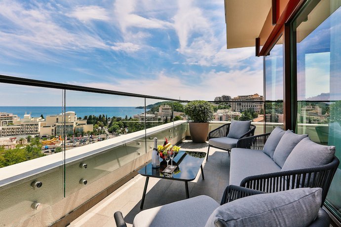 Imagen general del Hotel Kalos, Becici. Foto 1