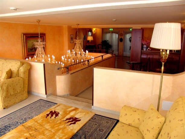 Imagen general del Hotel Kalos, GIARDINI NAXOS. Foto 5