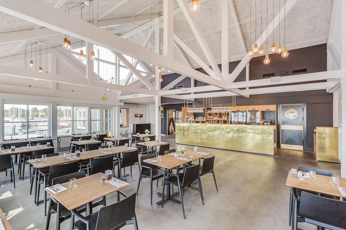 Imagen del bar/restaurante del Hotel Kal&oslash;vig Badehotel. Foto 4