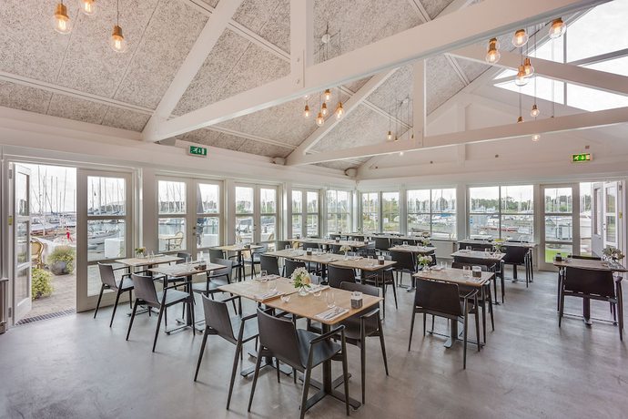 Imagen del bar/restaurante del Hotel Kal&oslash;vig Badehotel. Foto 5