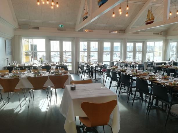 Imagen del bar/restaurante del Hotel Kal&oslash;vig Badehotel. Foto 6