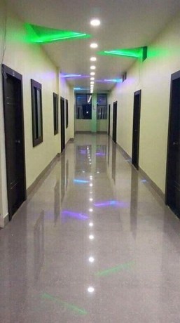 Imagen de los interiores del Hotel Kalpshil. Foto 6