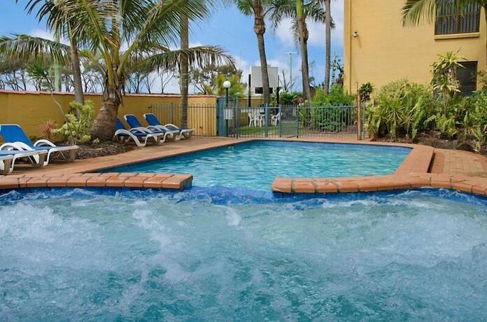 Imagen de la piscina del Hotel Kalua Holiday Apartments. Foto 30
