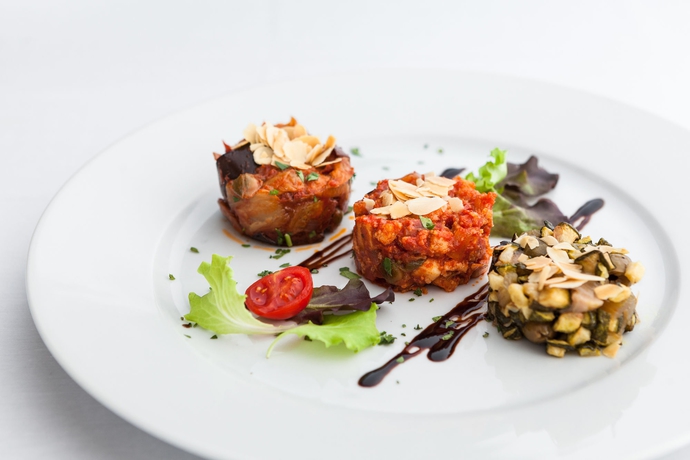 Imagen del bar/restaurante del Hotel Kalura. Foto 2