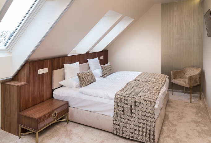 Imagen de la habitación del Hotel Kalvaria, Gyor. Foto 12