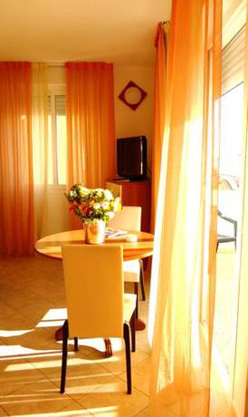 Imagen de la habitación del Hotel Kaly. Foto 5