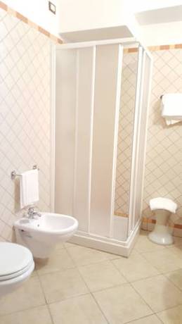 Imagen de la habitación del Hotel Kaly. Foto 10
