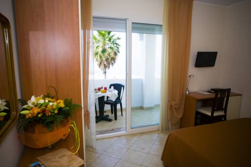 Imagen de la habitación del Hotel Kaly. Foto 14