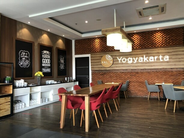 Imagen del bar/restaurante del Hotel Kalya Hotel. Foto 3