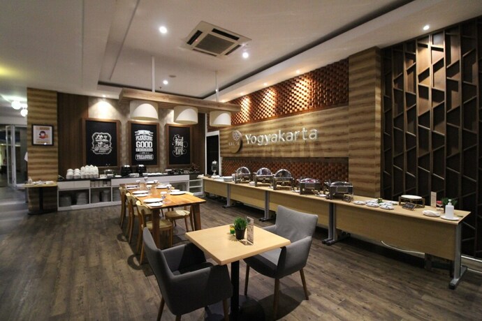 Imagen del bar/restaurante del Hotel Kalya Hotel. Foto 5