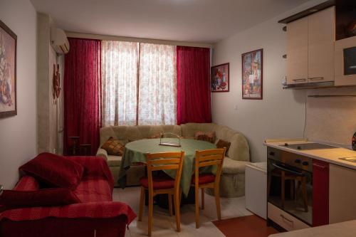 Imagen de la habitación del Hotel Kalypso, Primorsko. Foto 19