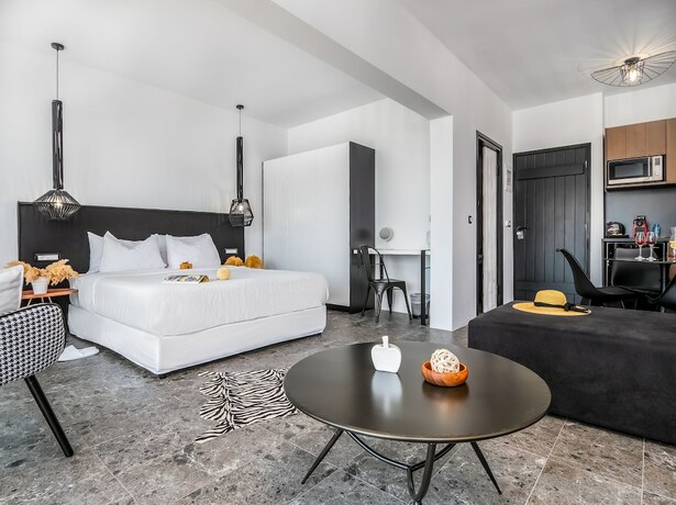Imagen de la habitación del Hotel Kalypso Suites. Foto 15