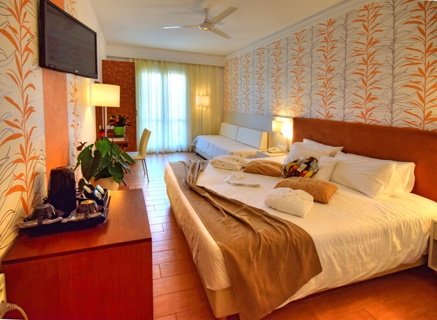 Imagen de la habitación del Hotel Kalyves Beach. Foto 8