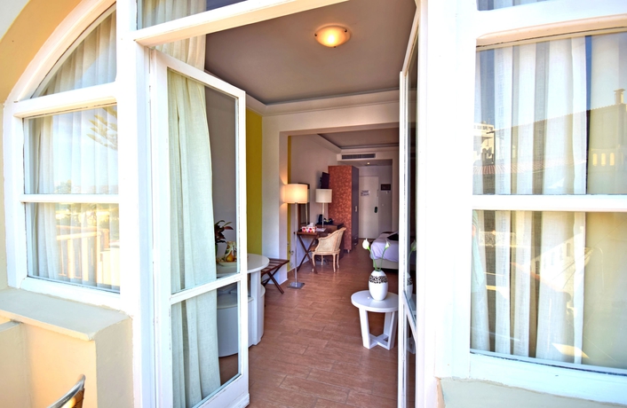 Imagen de los exteriores del Hotel Kalyves Beach. Foto 14