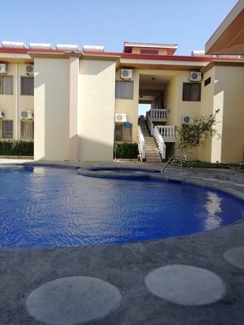 Imagen de la piscina del Hotel Kam Tu. Foto 17