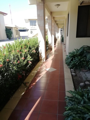 Imagen de los exteriores del Hotel Kam Tu. Foto 14