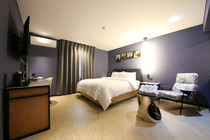 Imagen de la habitación del Hotel Kama Hotel. Foto 13