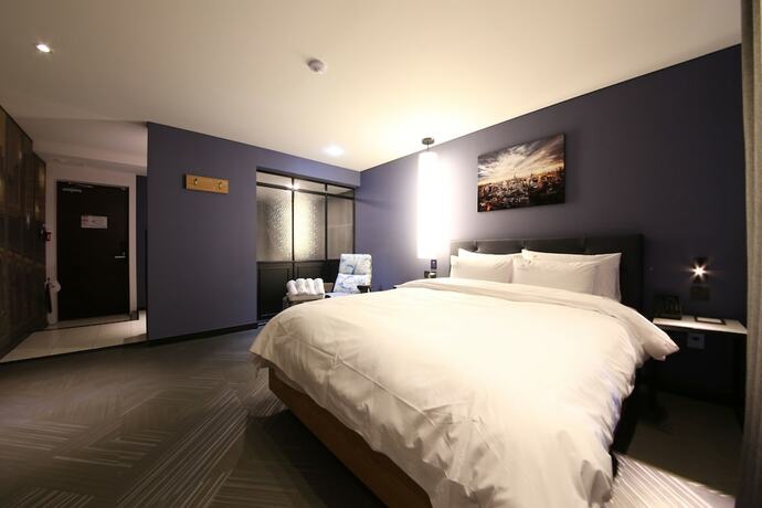 Imagen de la habitación del Hotel Kama Hotel. Foto 26