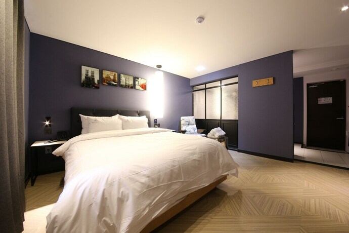 Imagen de la habitación del Hotel Kama Hotel. Foto 27