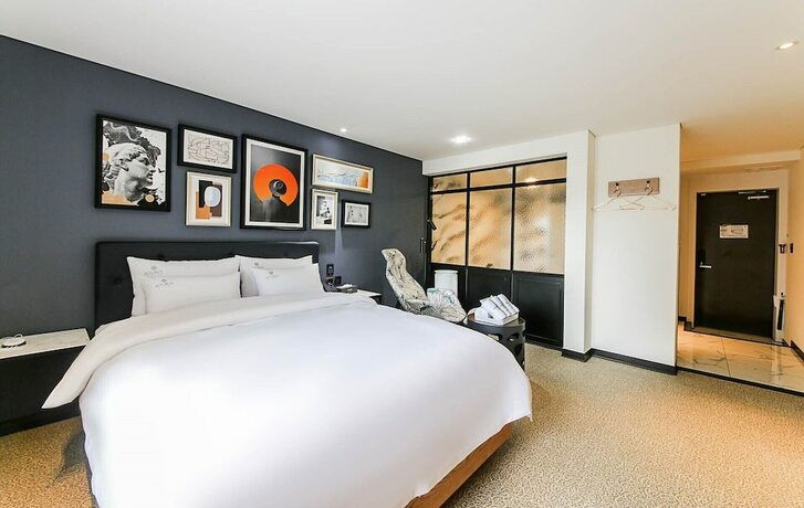 Imagen de la habitación del Hotel Kama Hotel. Foto 28