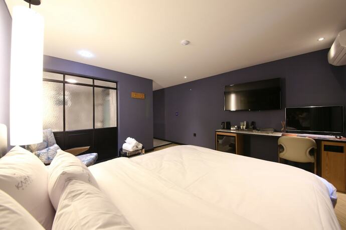 Imagen de la habitación del Hotel Kama Hotel. Foto 31