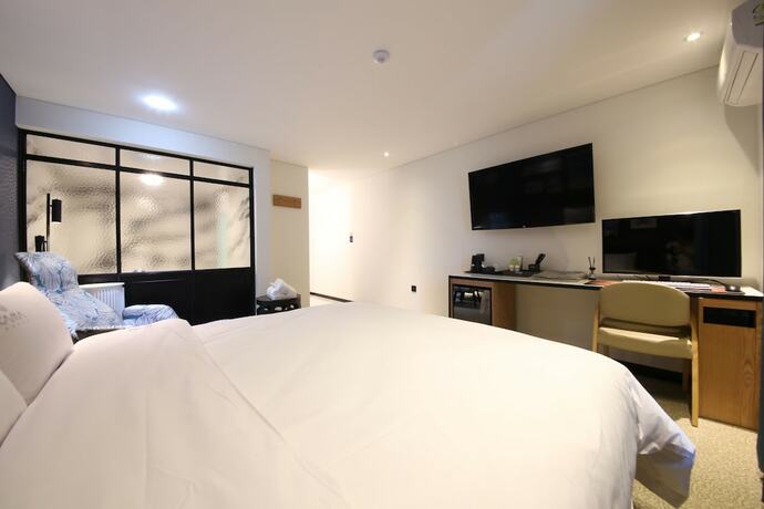 Imagen de la habitación del Hotel Kama Hotel. Foto 35