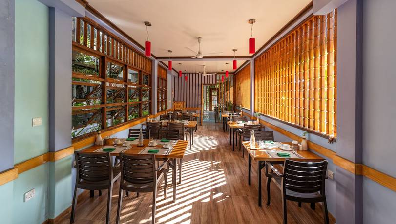 Imagen del bar/restaurante del Hotel Kamadhoo Inn. Foto 5