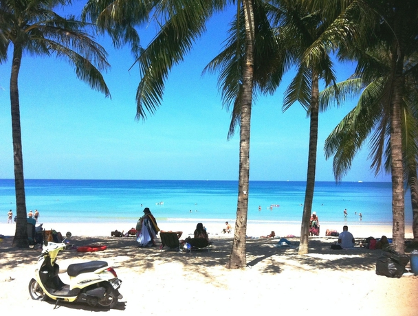 Imagen de los exteriores del Hotel Kamala Beachfront Apartment. Foto 13