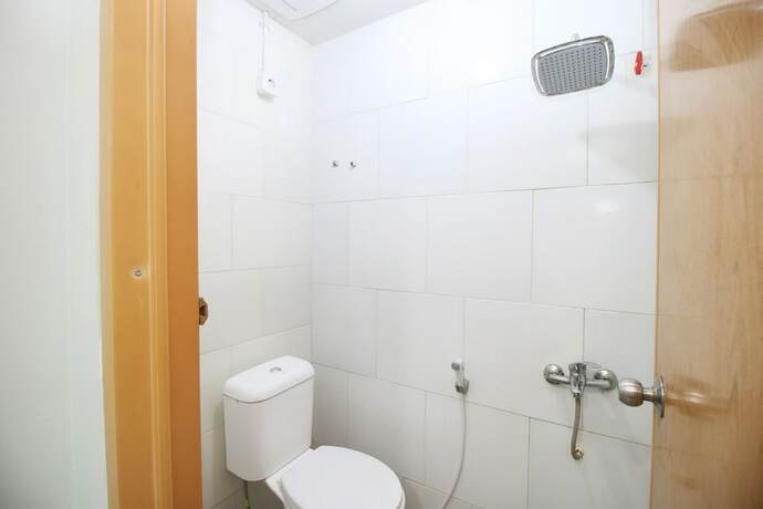Imagen general del Hotel Kamar Keluarga Bandara VII Syariah. Foto 9