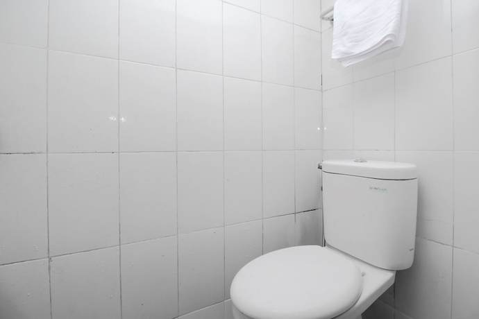 Imagen de la habitación del Hotel Kamar Keluarga Kemanggisan Syariah. Foto 10