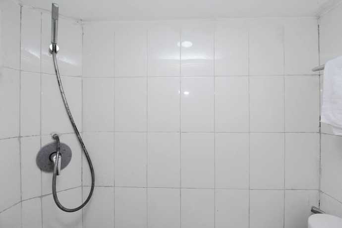 Imagen de la habitación del Hotel Kamar Keluarga Kemanggisan Syariah. Foto 12