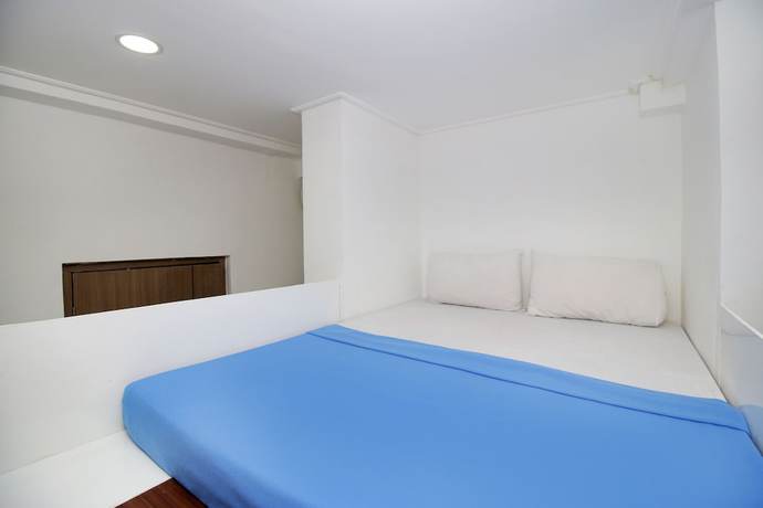 Imagen de la habitación del Hotel Kamar Keluarga Kemanggisan Syariah. Foto 15
