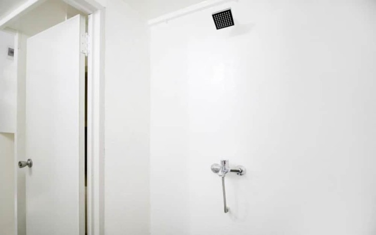 Imagen de la habitación del Hotel Kamar Keluarga Semanan Syariah. Foto 3