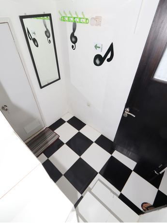 Imagen de la habitación del Hotel Kamar Keluarga Semanan Syariah. Foto 5