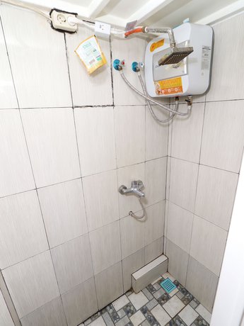 Imagen de la habitación del Hotel Kamar Keluarga Semanan Syariah. Foto 11