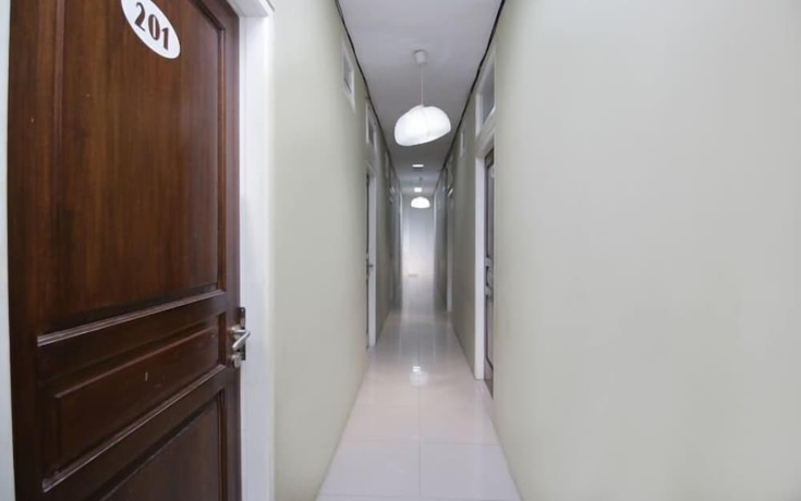 Imagen de los interiores del Hotel Kamar Keluarga Ungaran. Foto 17
