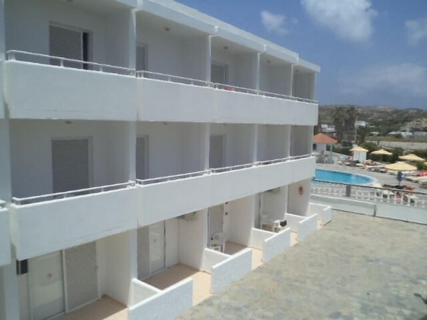 Imagen general del Hotel Kamari Bay. Foto 2