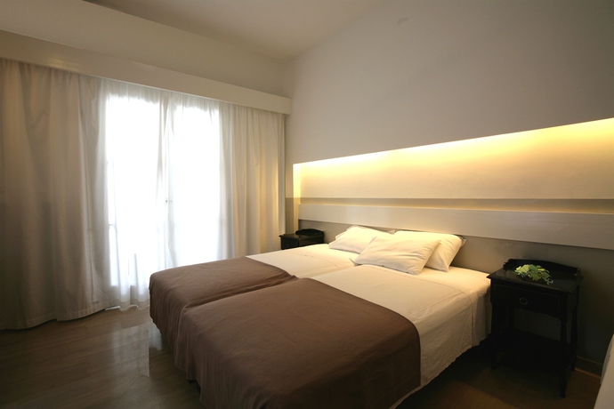 Imagen de la habitación del Hotel Kamari Beach. Foto 6