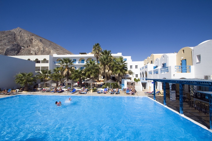 Imagen de la piscina del Hotel Kamari Beach. Foto 13