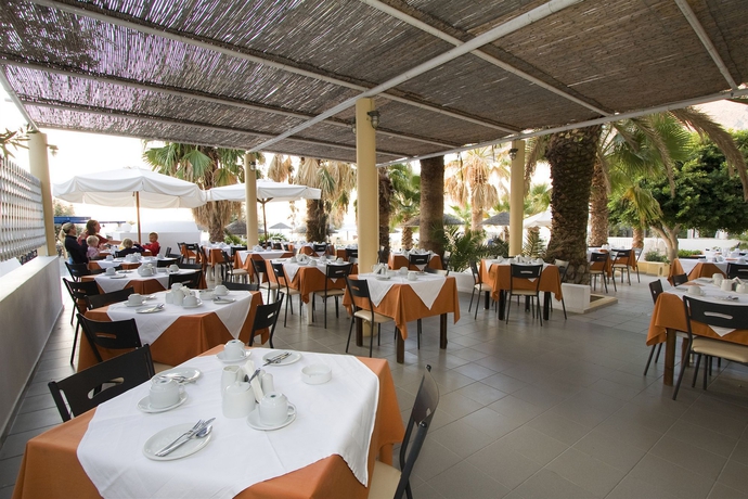 Imagen del bar/restaurante del Hotel Kamari Beach. Foto 5