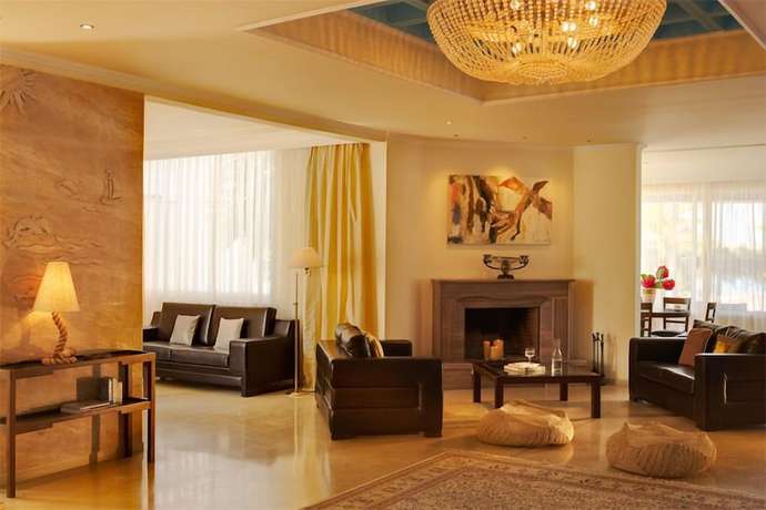 Imagen de los interiores del Hotel Kamari Beach, Potos. Foto 18