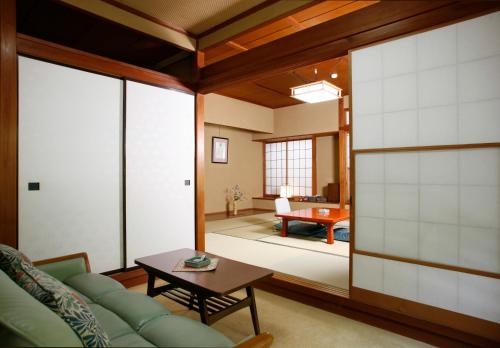Imagen de la habitación del Hotel Kamata. Foto 7