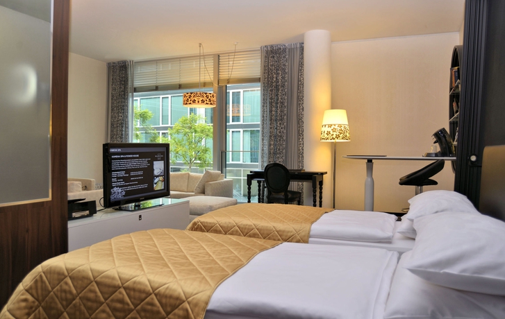 Imagen de la habitación del Hotel Kameha Grand Bonn. Foto 9