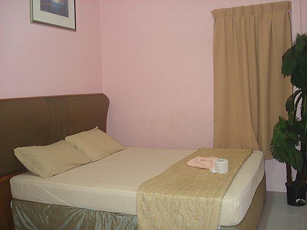 Imagen de la habitación del Hotel Kameleoon Travellers Lodge. Foto 3
