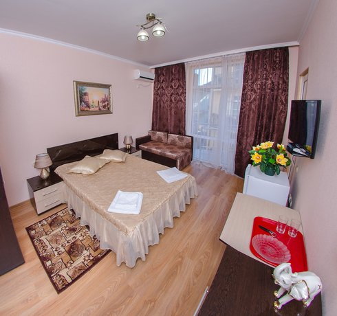 Imagen de la habitación del Hotel Kamelia. Foto 4