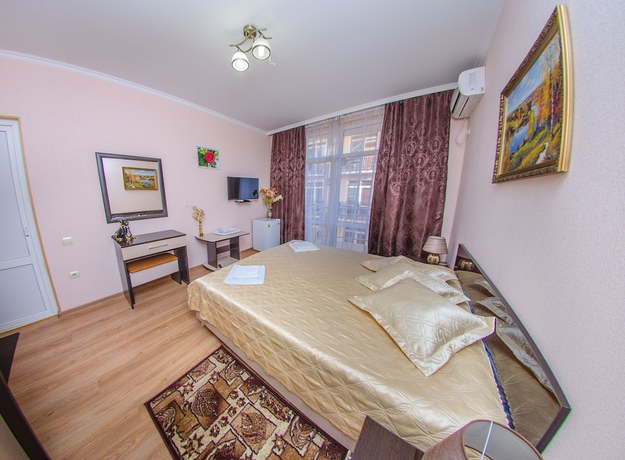 Imagen de la habitación del Hotel Kamelia. Foto 7